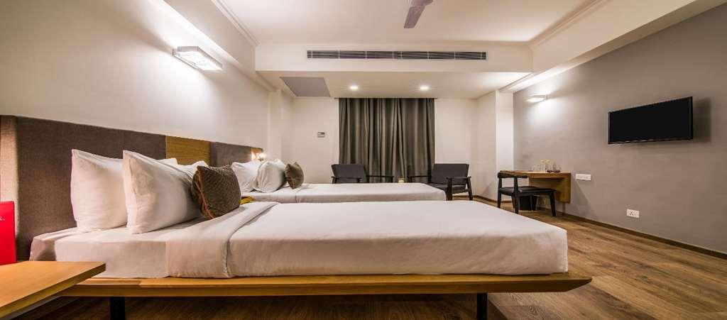 Oyo Townhouse 028 Corporate Suite Noida Habitación foto